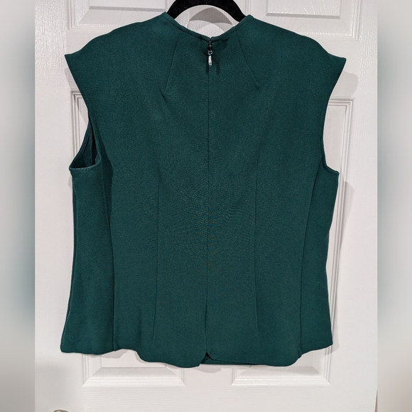 NWT Eva Mendes New York & Company Green Sleeveless Blouse in Size 18+ - Picture 8 of 10